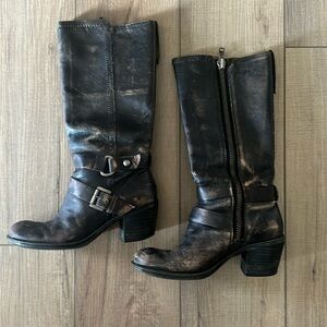 Nine West Distressed Boot Size 6